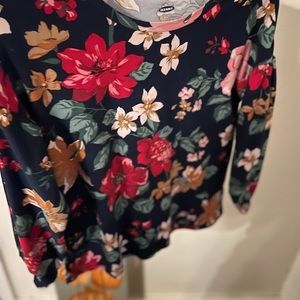 Old Navy top $5